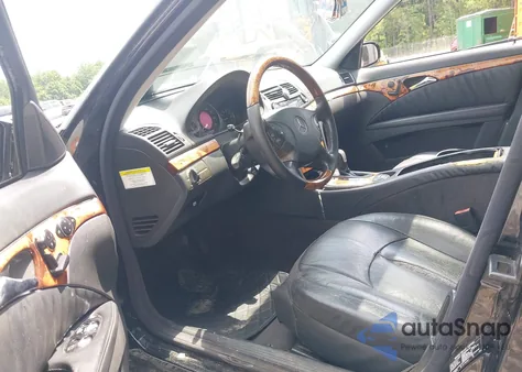 2005 Mercedes-Benz E 500 z USA, uszkodzony, nr VIN WDBUF70J85A683972